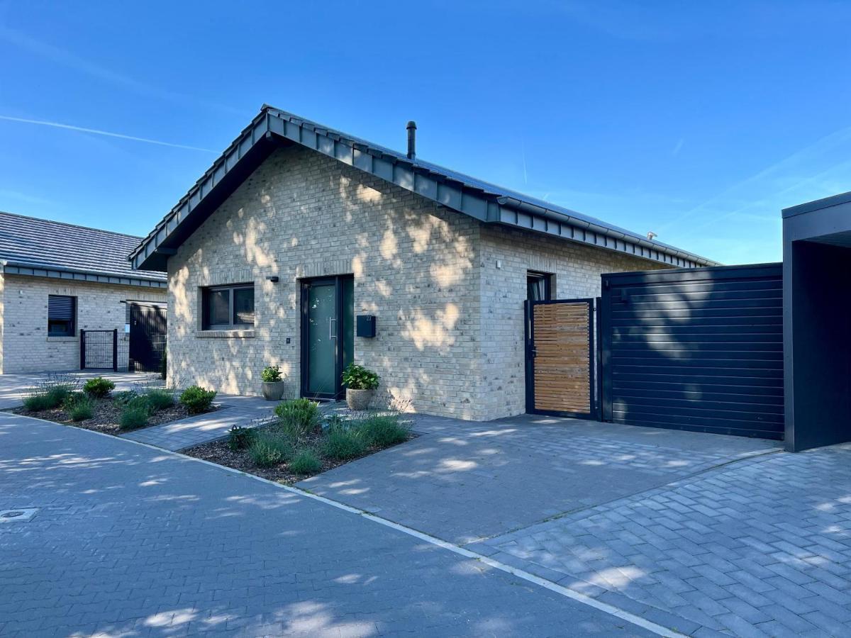 Schoenes Ferienhaus Mit Sauna Am Harkebruegger See In Der Naehe Von Oldenburg Barssel  Bagian luar foto